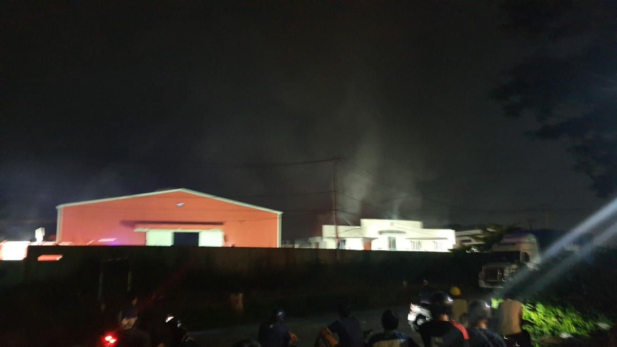 Cháy cơ sở kinh doanh mút xốp tại TP.HCM