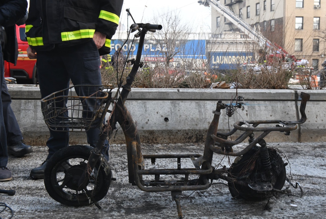 Nguy cơ cháy nổ từ xe đạp, xe máy điện
