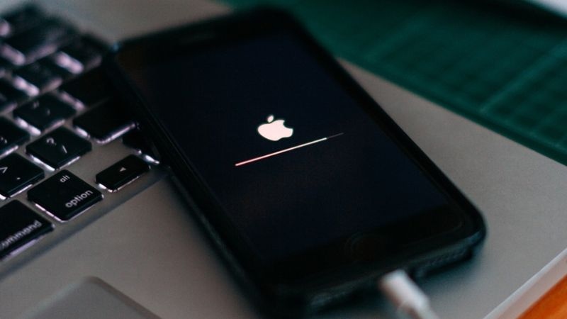 Apple vội vã rút bản cập nhật khẩn cấp cho iPhone