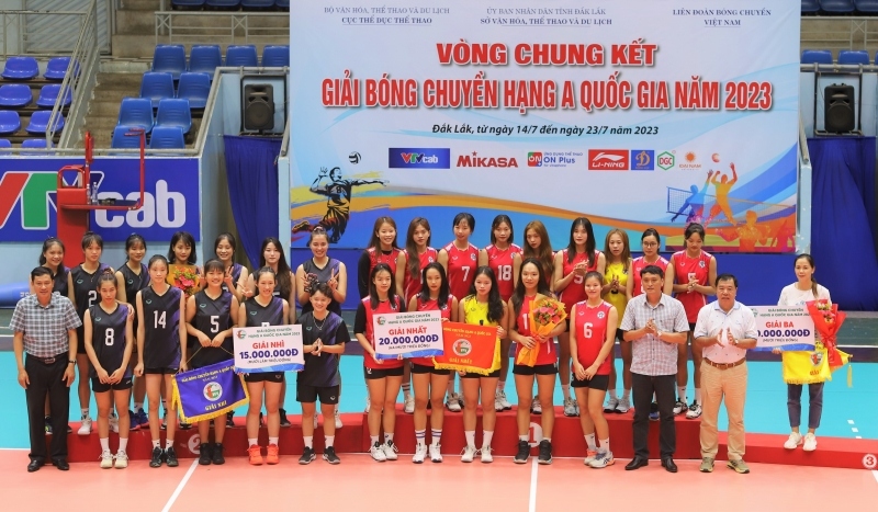 Nữ Hà Nội và nam Vĩnh Long giành ngôi vô địch bóng chuyền hạng A toàn quốc 2023