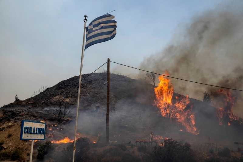 Cháy rừng ở Hy Lạp khiến hàng chục nghìn người phải sơ tán