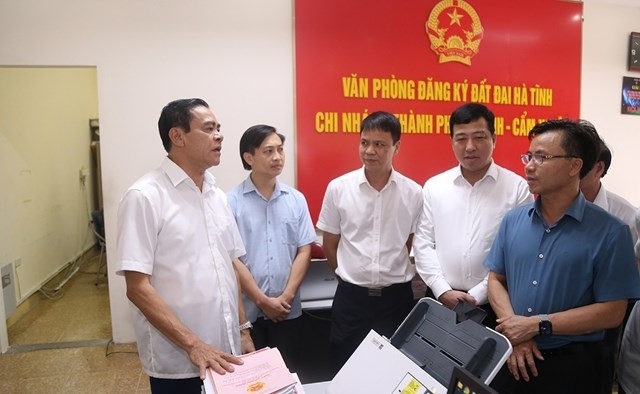 Chủ tịch UBND Hà Tĩnh công khai 2 số điện thoại để tiếp dân