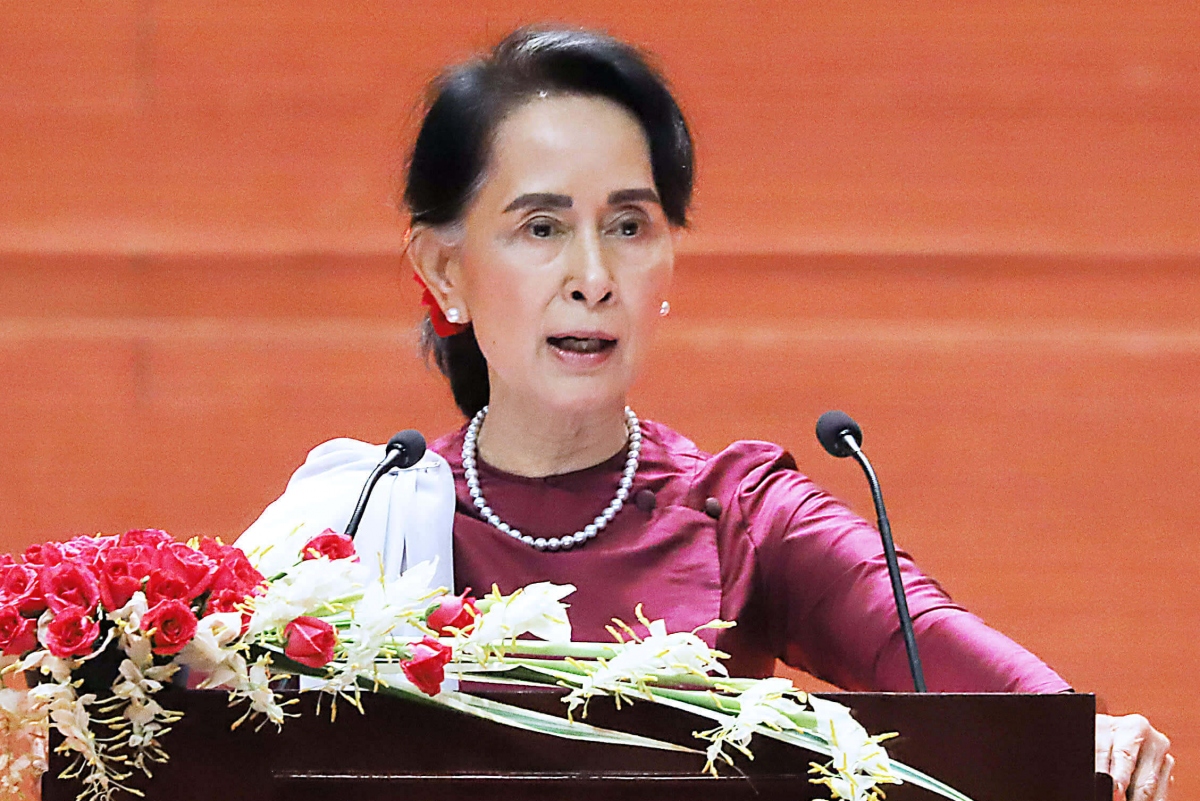 Bà Aung San Suu Kyi được chuyển từ nhà tù đến khu phức hợp của Chính phủ
