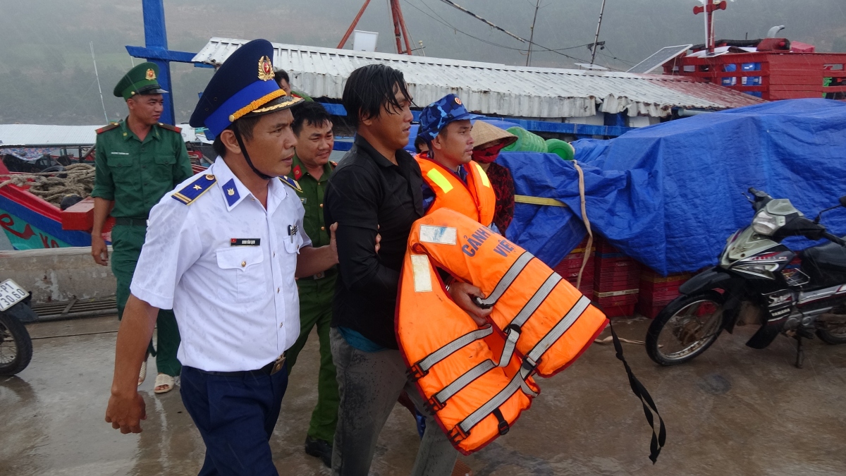 Cảnh sát biển bắt giữ đối tượng truy nã