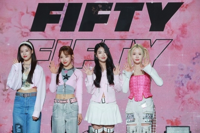 Bất chấp ồn ào, Fifty Fifty lập kỉ lục mới trên Billboard bỏ xa Blackpink