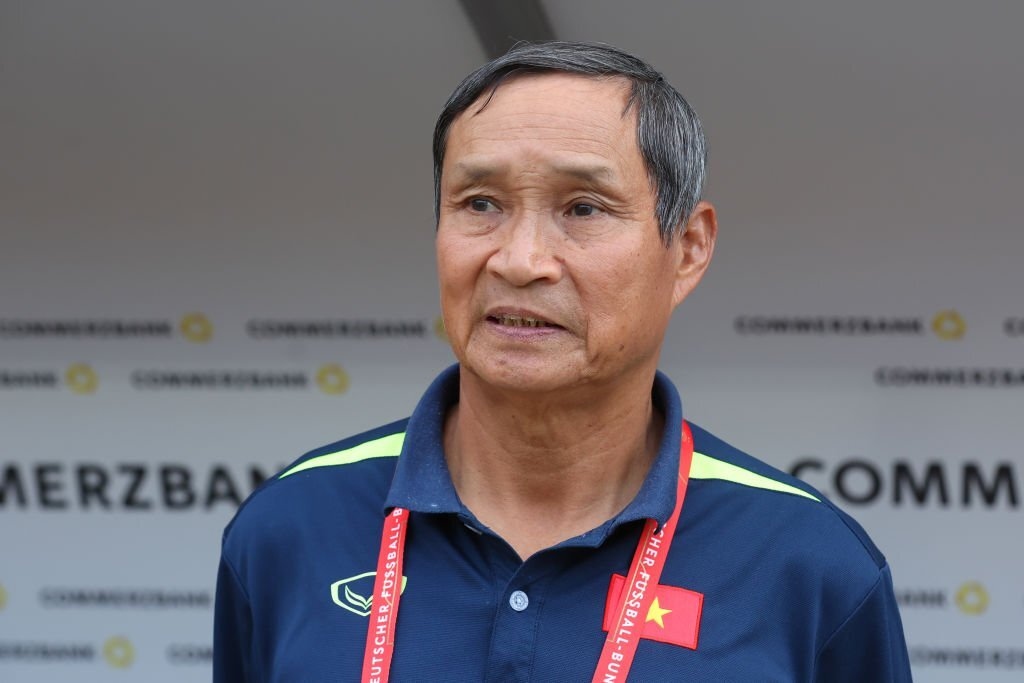 Ông Mai Đức Chung vẫn được đăng ký là HLV trưởng ĐT nữ Việt Nam ở World Cup