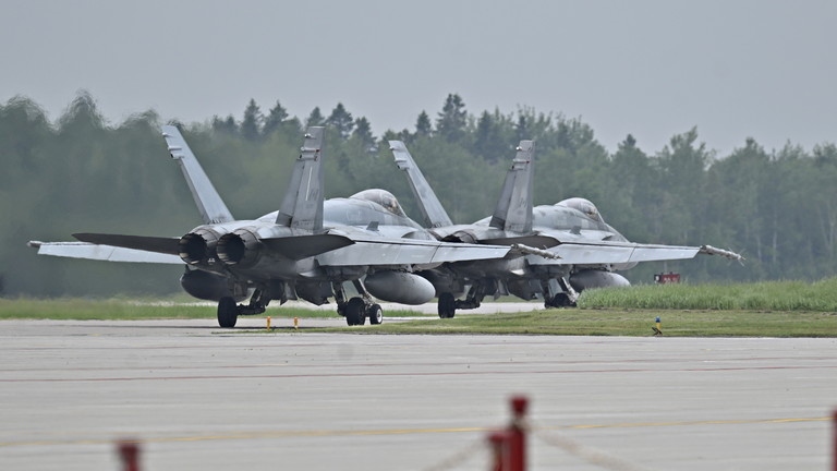 Ngoài F-16, Ukraine muốn nhận những tiêm kích nào từ phương Tây?