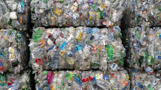 Báo động việc sử dụng nhựa tại Australia
