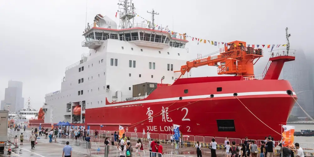 Trung Quốc triển khai tàu phá băng thám hiểm vùng cực Bắc của hành tinh