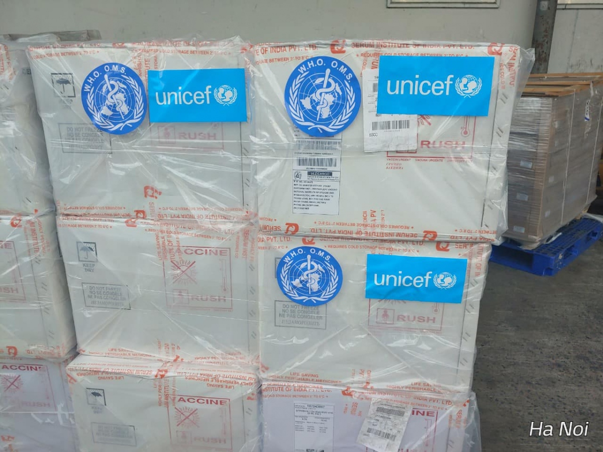 185.700 liều vaccine 5 trong 1 do UNICEF hỗ trợ đã về đến Việt Nam