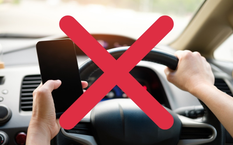 Người dân Michigan bị cấm chạm vào điện thoại khi lái xe