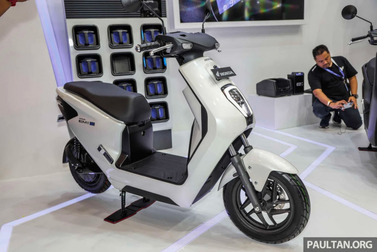 Honda EM-1 - mẫu xe máy điện nhỏ gọn cho đô thị