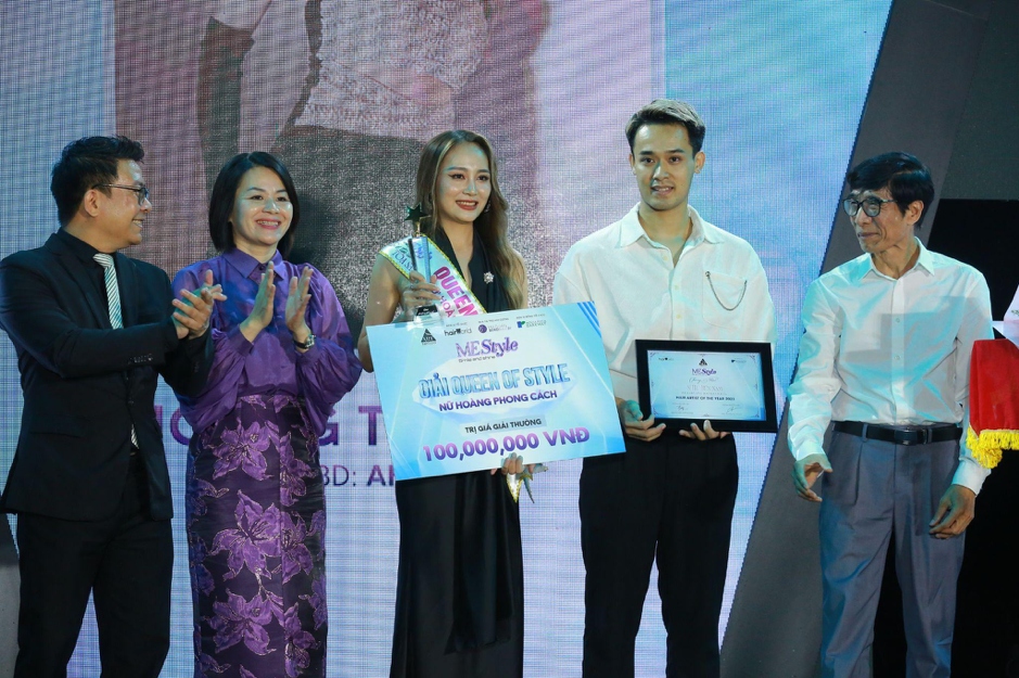 Lộ diện gương mặt khả ái tại lễ vinh danh trao giải Art Hair Award Vietnam 2023