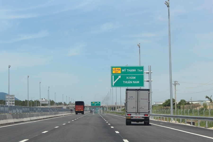 Bình Thuận yêu cầu xử lý tình trạng mất an toàn giao thông trên cao tốc