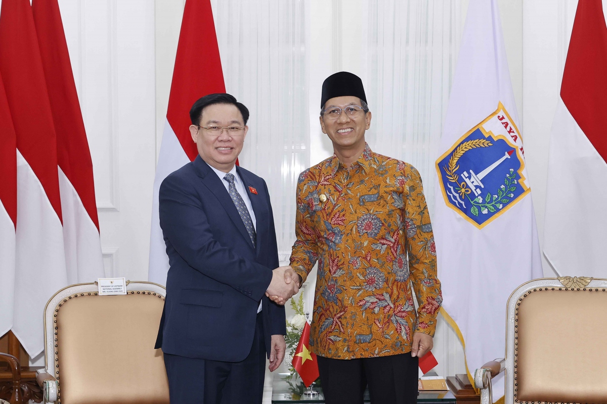 Chủ tịch Quốc hội Vương Đinh Huệ tiếp Thống đốc Đặc khu Thủ đô Jakarta