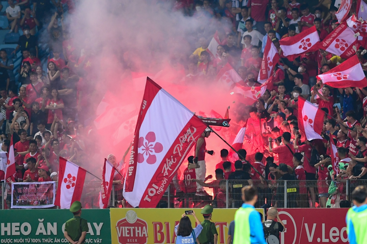 CĐV Hải Phòng FC bị cấm đến sân Hàng Đẫy một trận