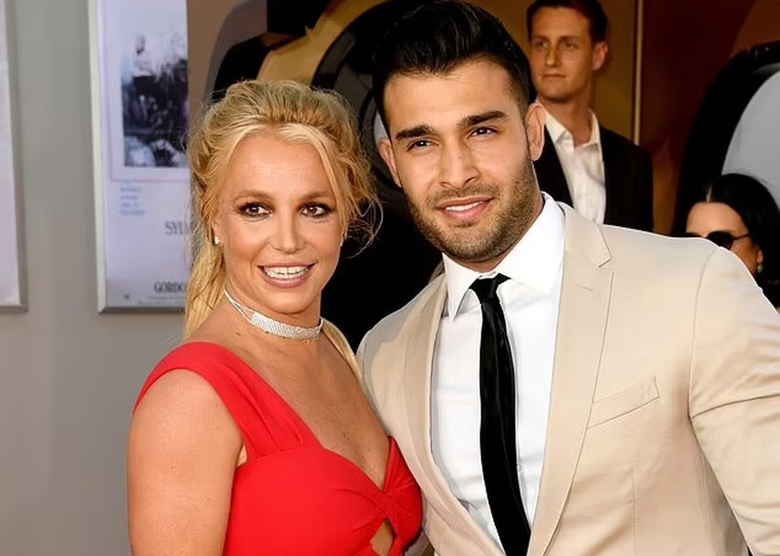Britney Spears đau lòng sau cuộc hôn nhân với chồng trẻ đổ vỡ