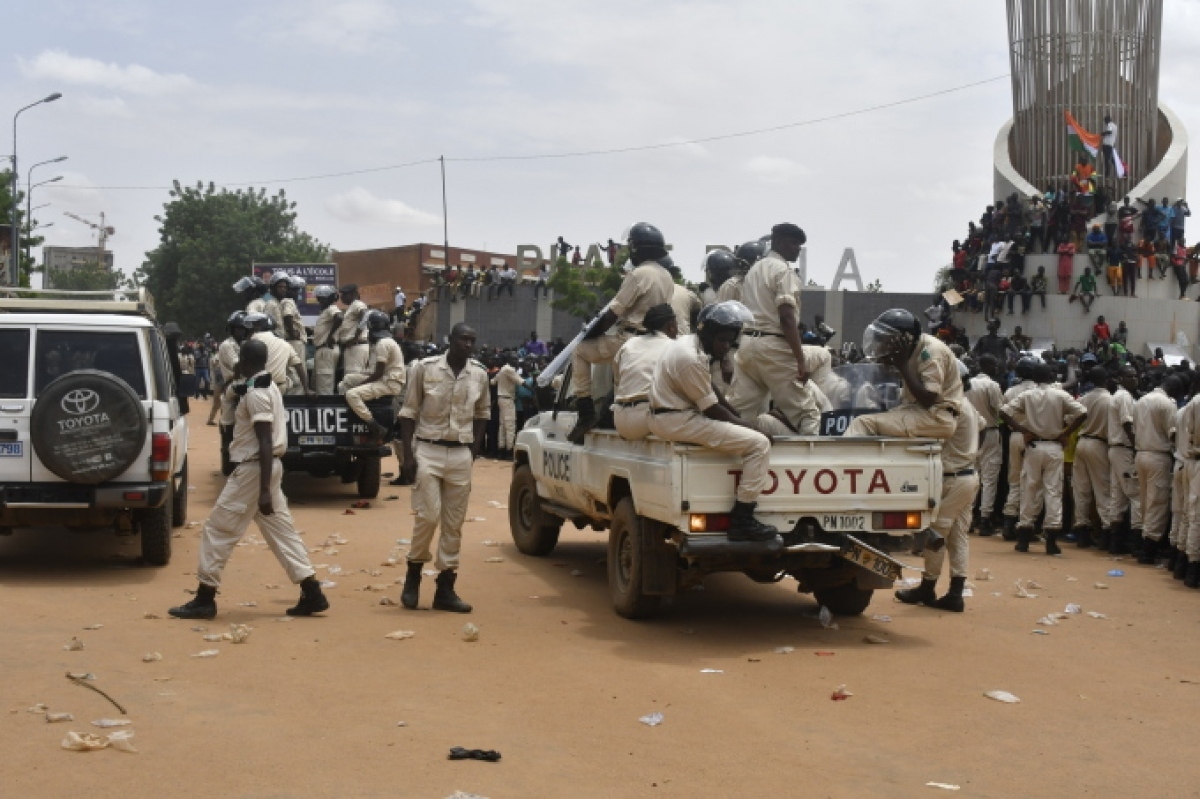 Một tháng sau đảo chính tại Niger: Nguy cơ xung đột lùi xa, thách thức đặt ra