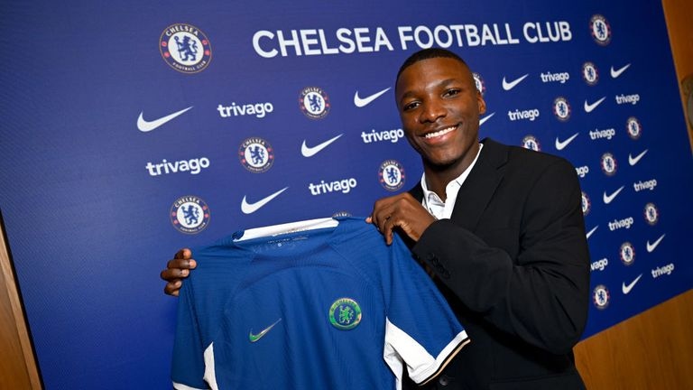 Chelsea chính thức ra mắt "bom tấn" Moises Caicedo