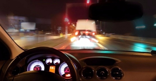 Đề xuất cấm lái ô tô liên tục và giảm thời gian lái xe ban đêm