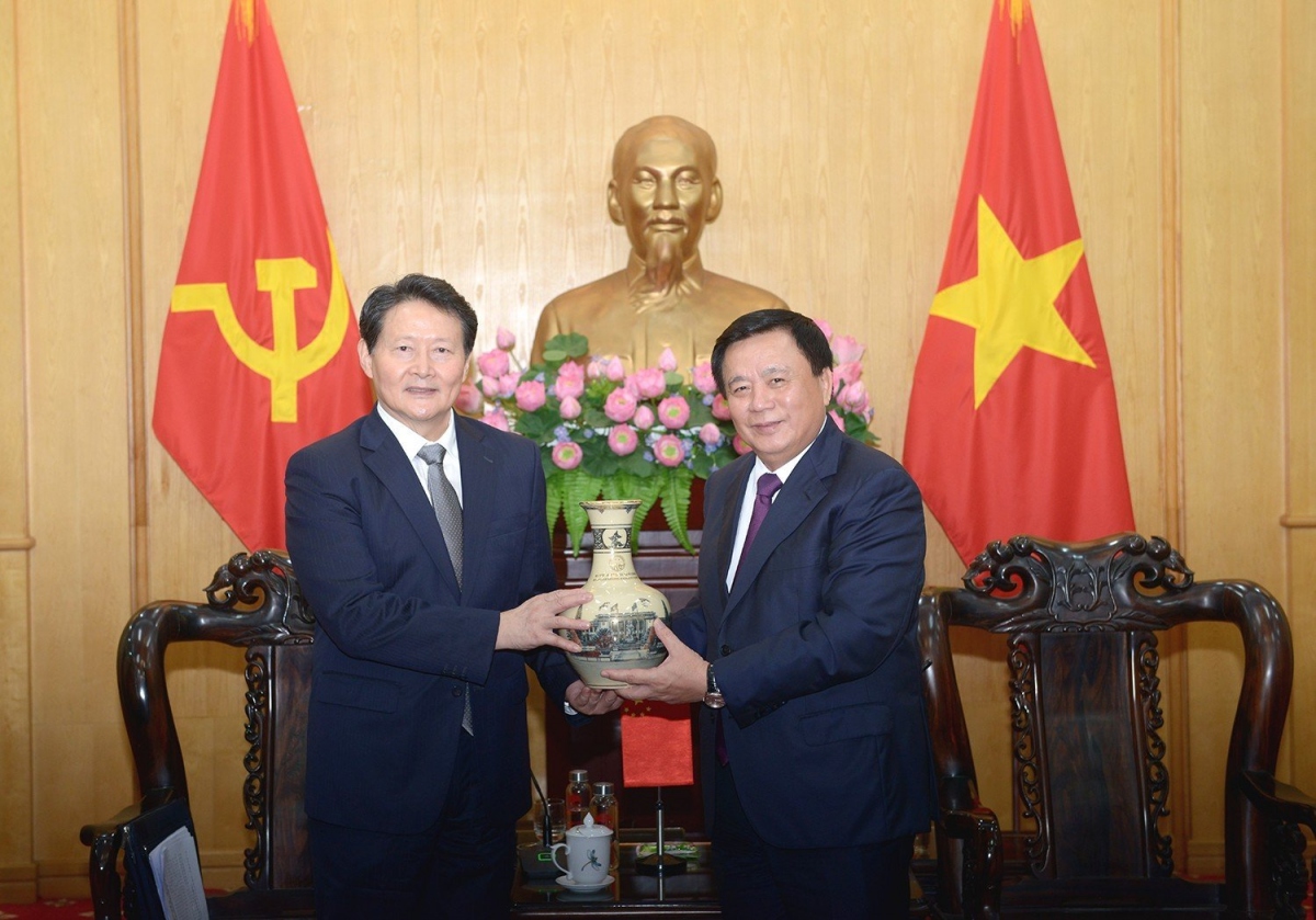 Trao đổi lý luận và kinh nghiệm xây dựng Đảng giữa Việt Nam và Trung Quốc