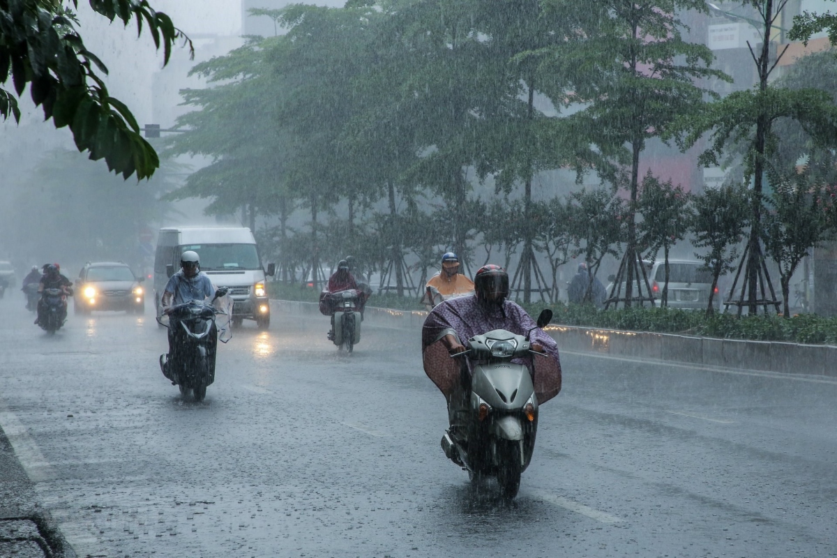 Thời tiết ngày 8/8: Mưa dông kèm mưa lớn cục bộ ở Bắc Bộ vẫn còn kéo dài