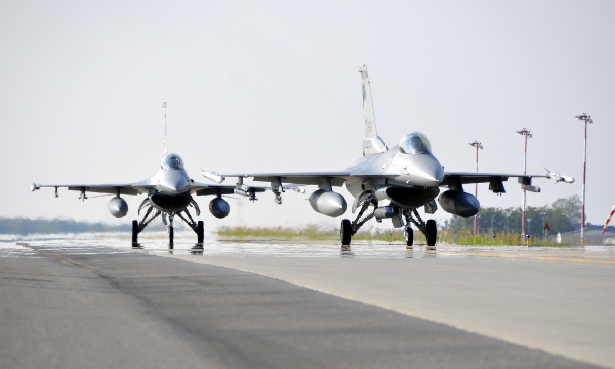 Mỹ sẽ bắt đầu huấn luyện phi công Ukraine sử dụng máy bay F-16 trong tháng 10
