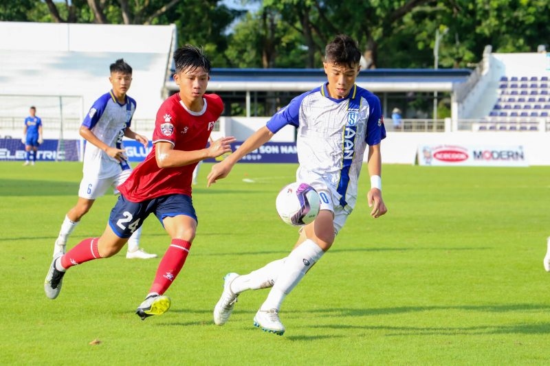 HLV Ngô Quang Trường cùng U15 SLNA thua đậm ở chung kết giải U15 Quốc gia 2023