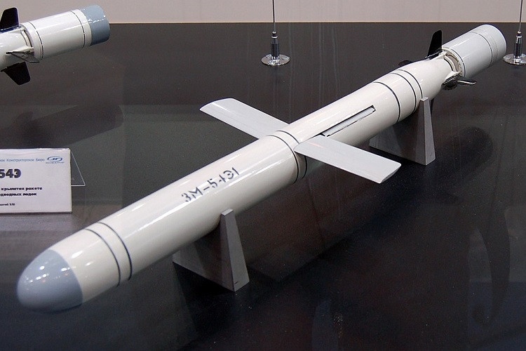 Cách Nga săn lùng công nghệ Mỹ để chế tạo vũ khí tinh vi tấn công Ukraine