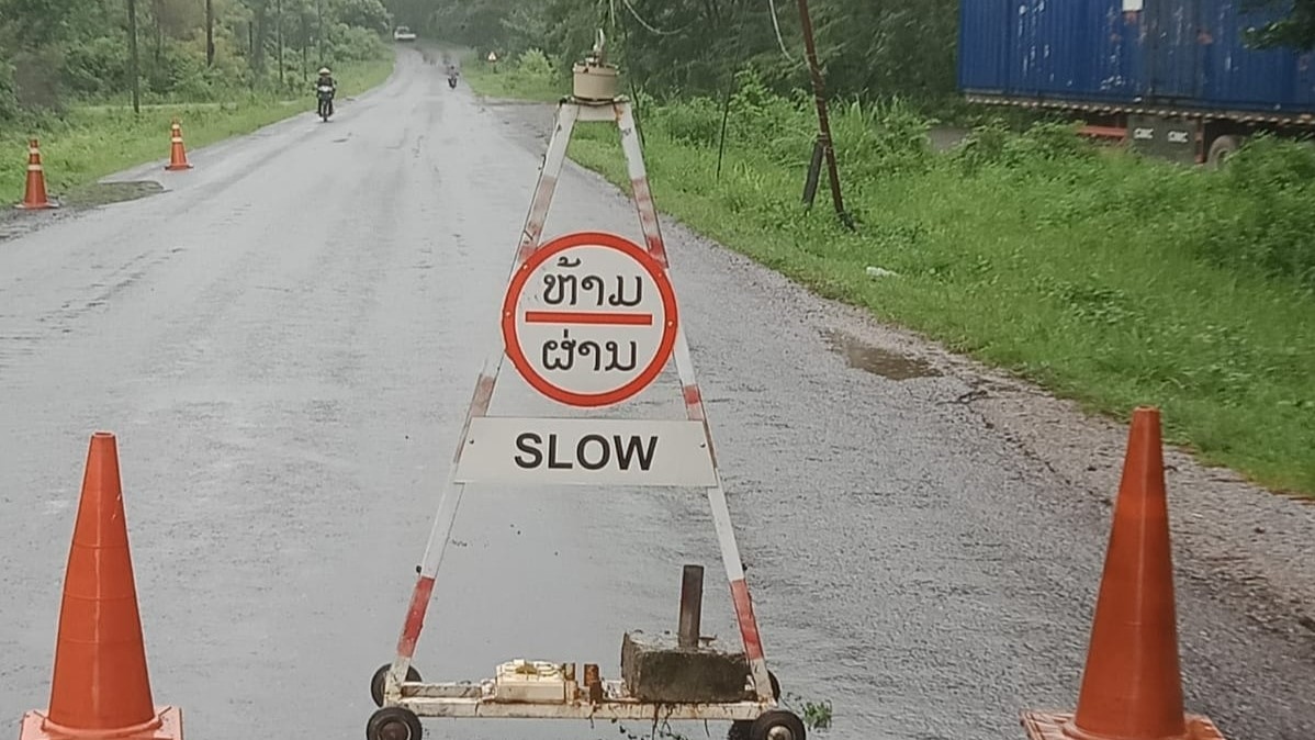 Sạt lở nghiêm trọng, Lào tạm cấm lưu thông trên quốc lộ 8 nối với Việt Nam