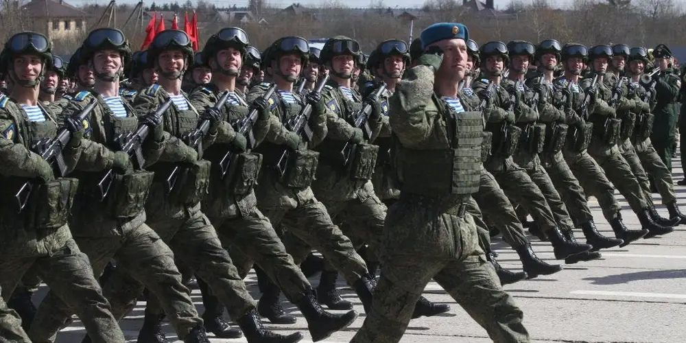 Nga điều lính dù tinh nhuệ ngăn chặn cuộc phản công của Ukraine