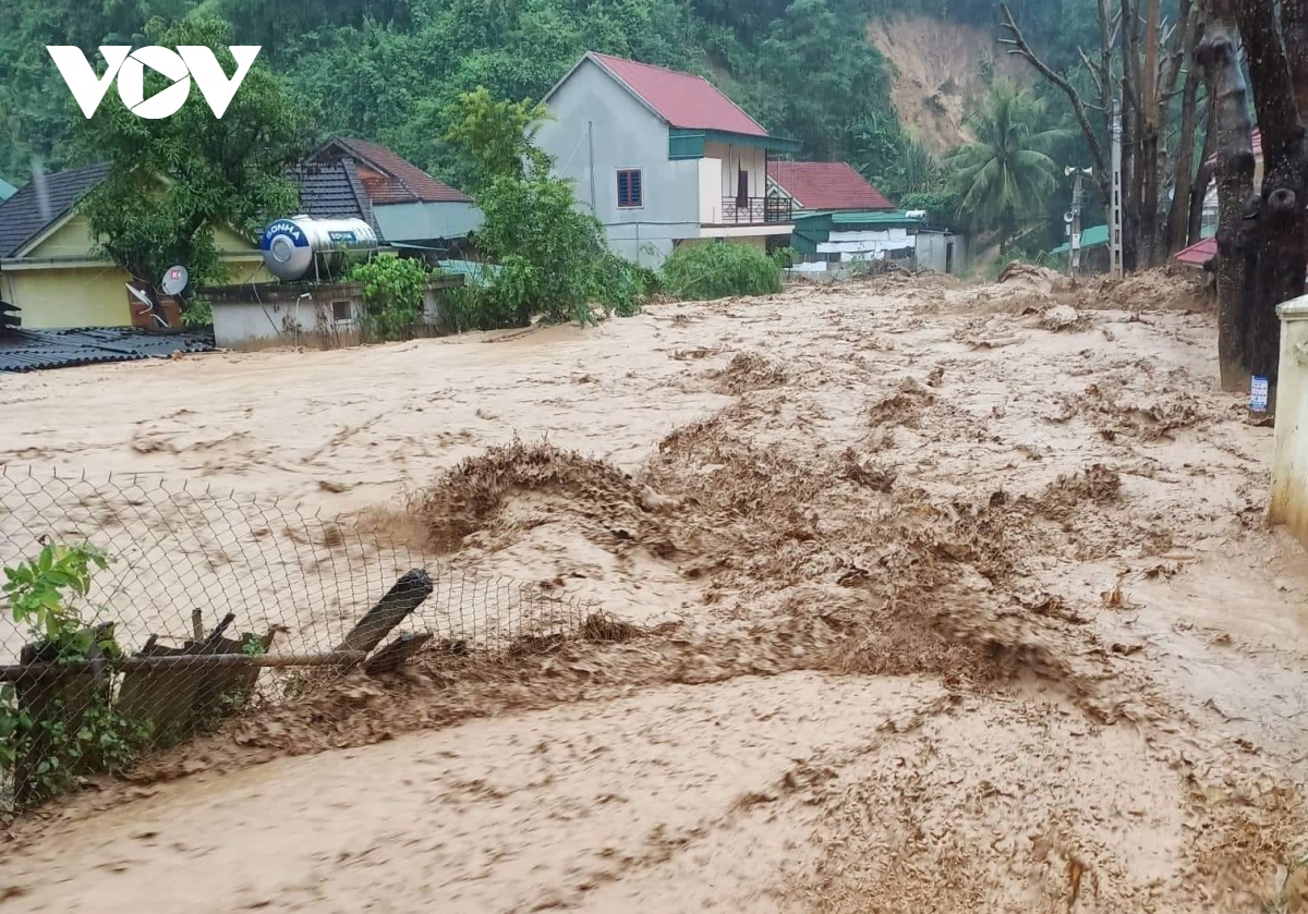 Thủ tướng Chính phủ yêu cầu tập trung phòng chống sạt lở, lũ quét