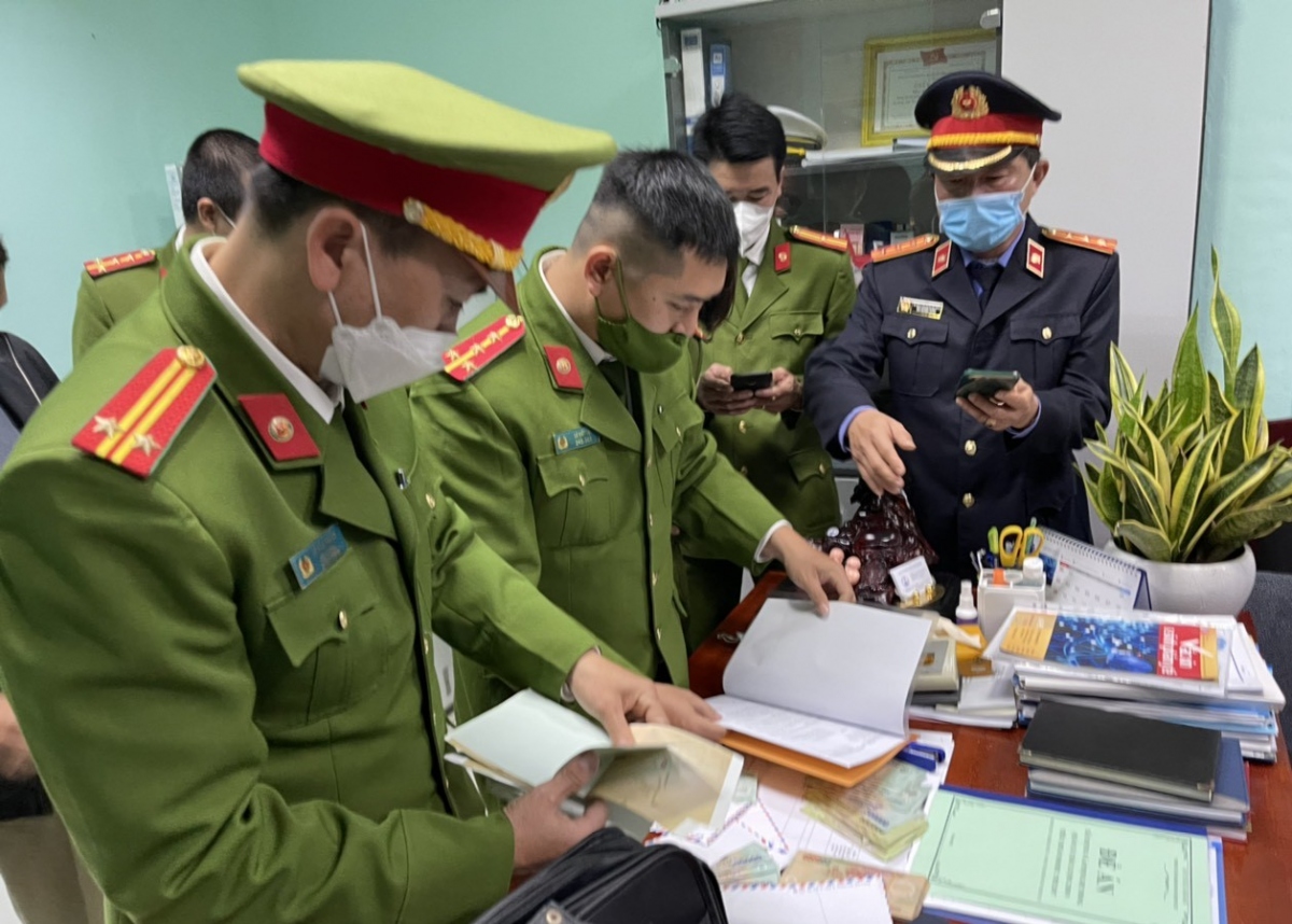 Hai cán bộ CDC Thừa Thiên Huế bị bắt giam được quay trở lại nơi công tác