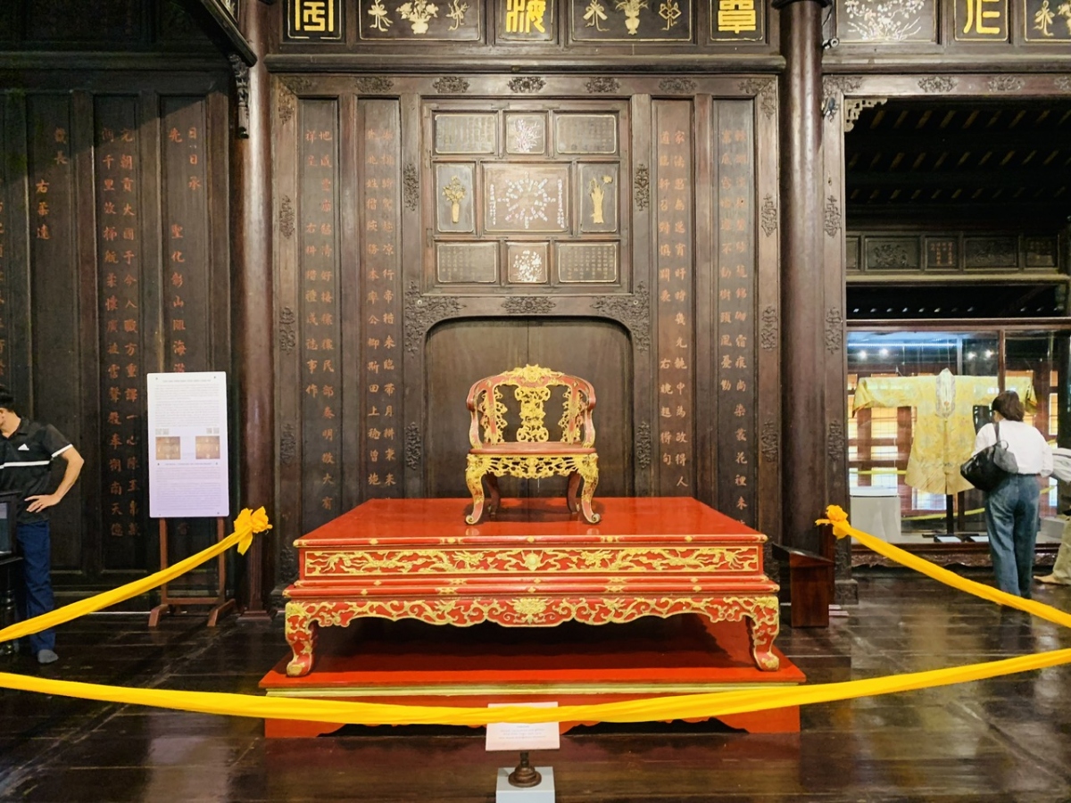 Triển lãm 100 cổ vật từ Musée Khải Định đến Bảo tàng Cổ vật cung đình Huế