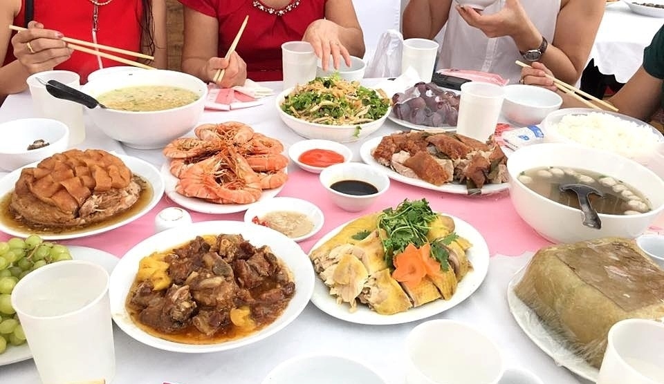 Nhiều người đau bụng, tiêu chảy sau khi dự tiệc cưới ở Quảng Bình
