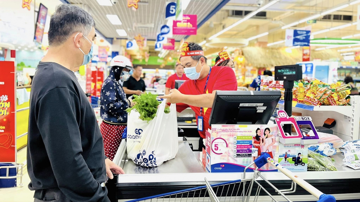 Nhiều siêu thị ở TP.HCM tăng lượng hàng thực phẩm tươi sống dịp lễ 2/9