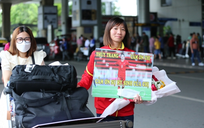 Tiền vệ Thuỳ Trang trải lòng về nỗi buồn không được ra sân tại World Cup