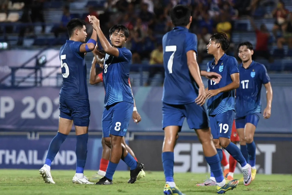Kết quả U23 Đông Nam Á: U23 Thái Lan thắng U23 Campuchia trong trận "thuỷ chiến"