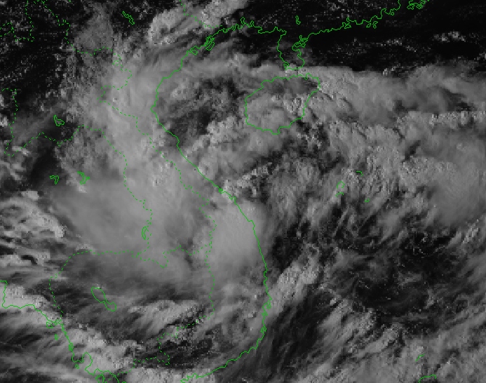 Áp thấp nhiệt đới tiến sát bờ, cách Đà Nẵng khoảng 98km