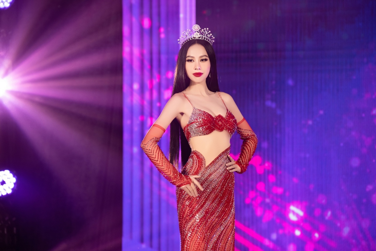 Chuyện showbiz: Á hậu Ngọc Hằng "lột xác" trước thềm thi Hoa hậu Liên lục địa 2023