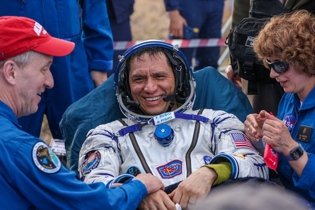 Ba phi hành gia trở về Trái đất an toàn sau nửa năm “kẹt” trên ISS