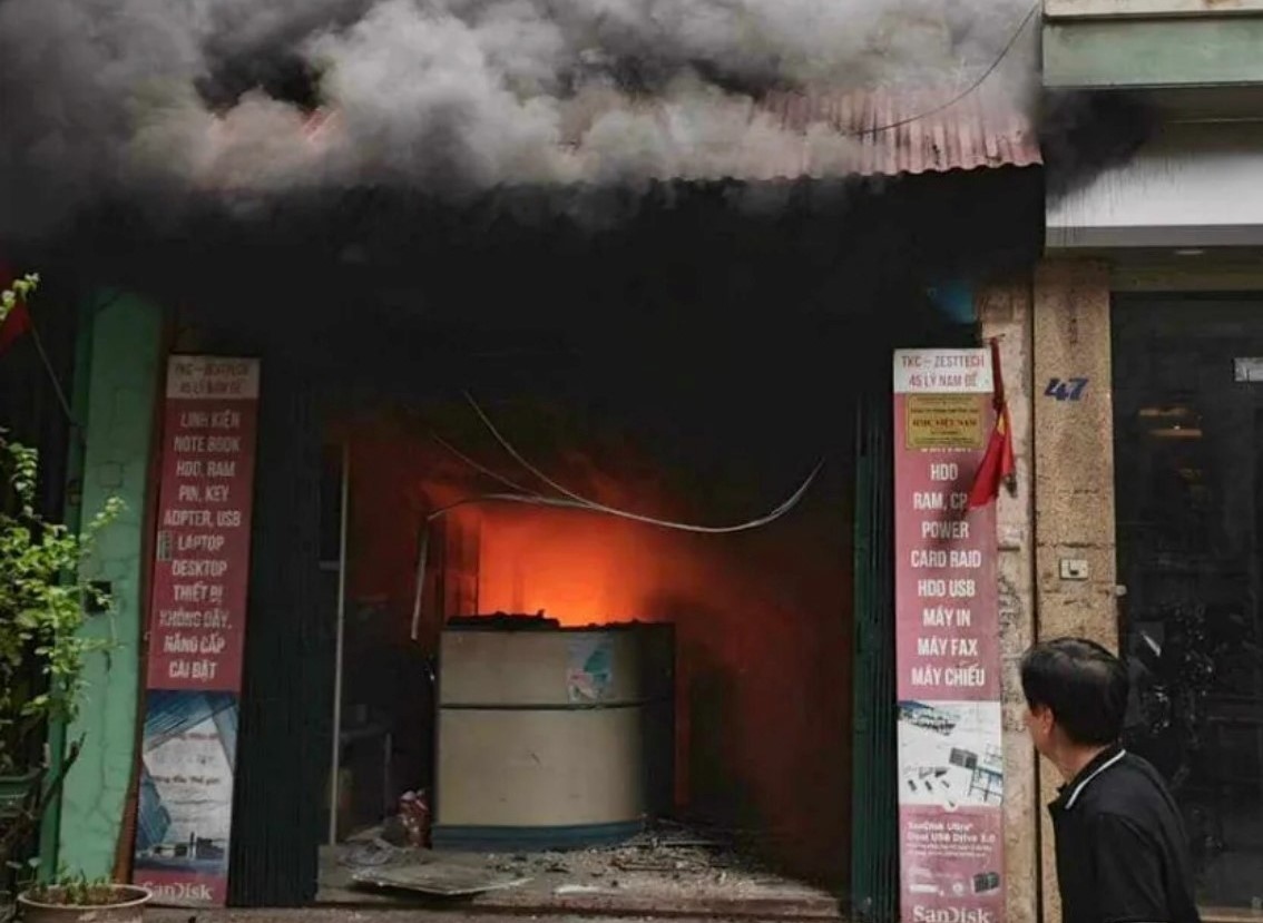 Lại xảy ra cháy ở phố Lý Nam Đế, Hà Nội