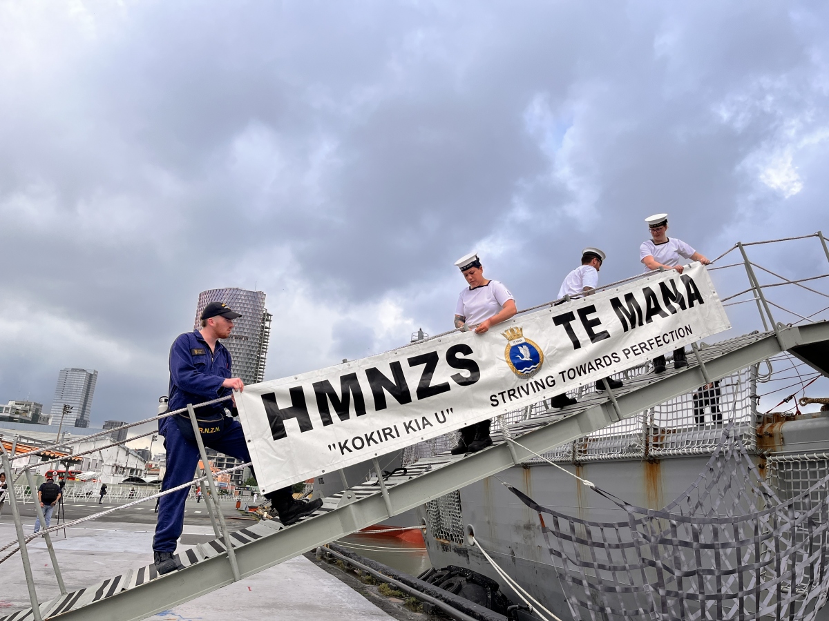 Hai tàu hải quân New Zealand thăm Việt Nam thúc đẩy giao lưu quốc phòng