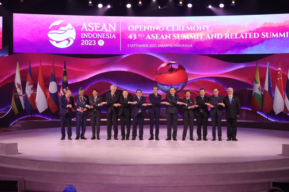 ASEAN và con đường hướng tới “Tâm điểm tăng trưởng khu vực”