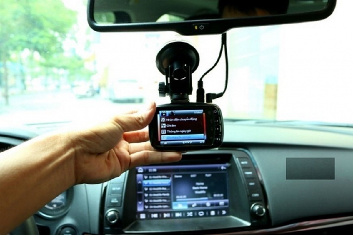 Chỉ khuyến khích ô tô cá nhân lắp camera giám sát để đảm bảo an toàn giao thông