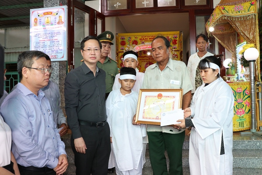 Bình Thuận đề nghị công nhận liệt sĩ đối với người lao vào đám cháy cứu người