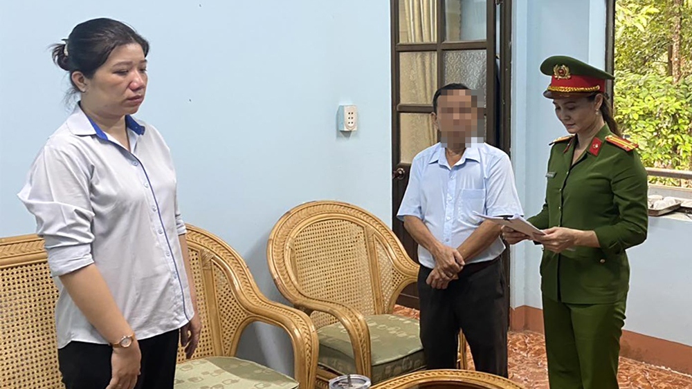 Bắt tạm giam kế toán chi nhánh văn phòng đăng ký đất đai ở Bình Phước