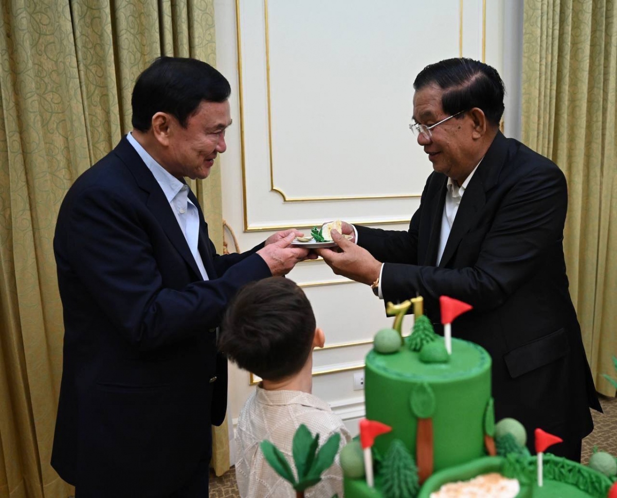 Cựu Thủ tướng Hun Sen chúc mừng cựu Thủ tướng Thái Lan Thaksin được ân xá