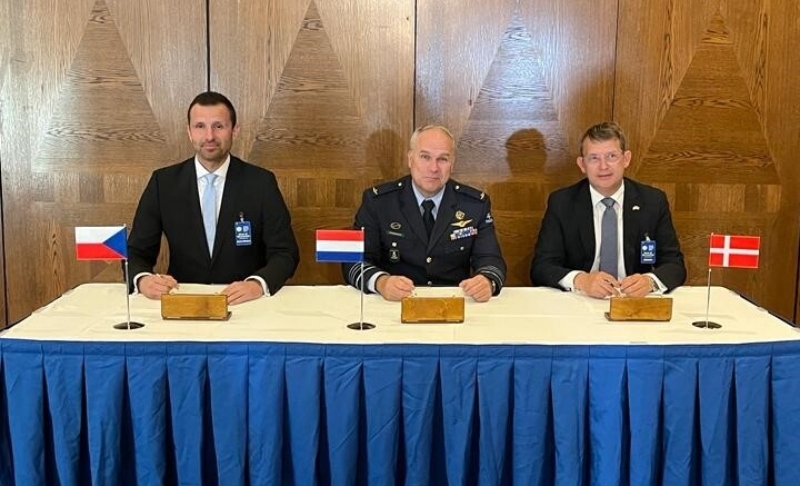 Séc, Đan Mạch và Hà Lan ký thỏa thuận cung cấp vũ khí cho Ukraine