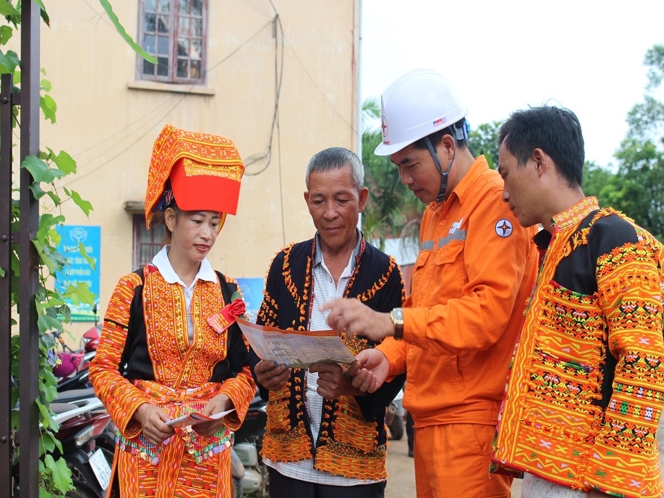 EVNNPC đẩy mạnh tuyên truyền an toàn điện đến với người dân